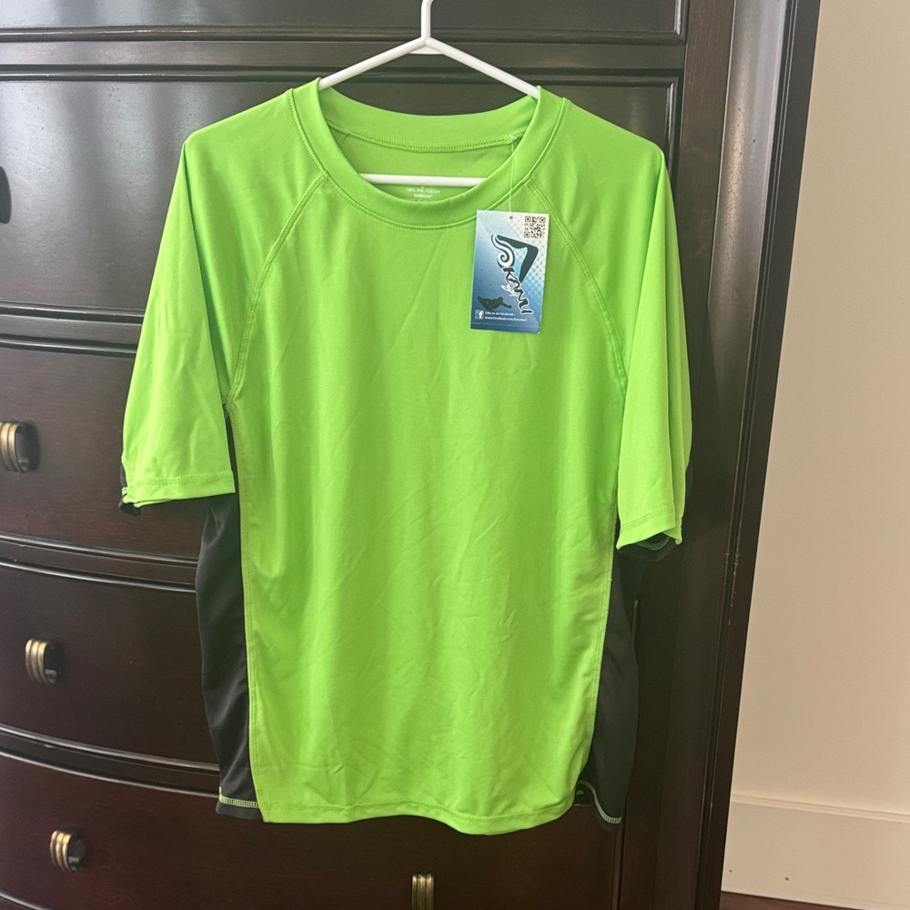 Kanu Men’s Rash Guard Short Sleeve Shirt
